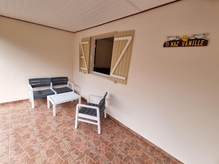 Ti Kaz Vanille Saint-Philippe Exterior photo